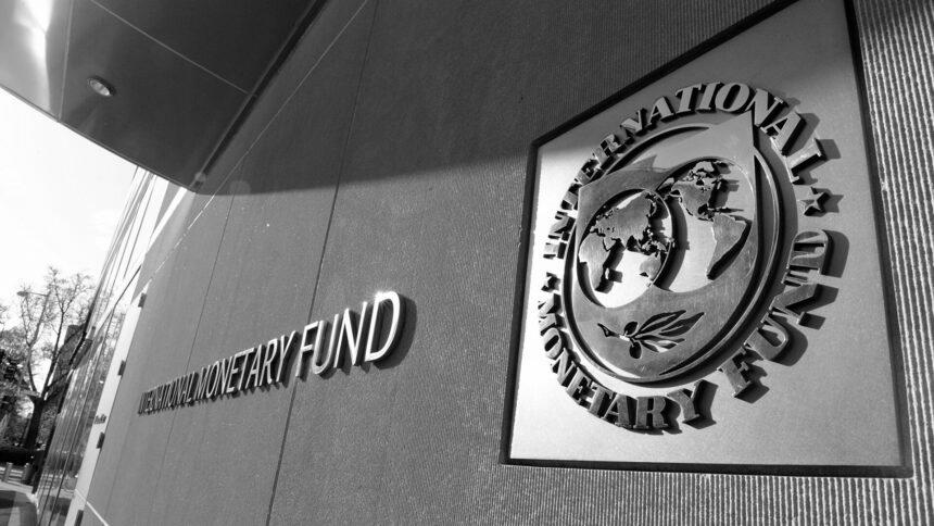 Україна розраховує отримати від МВФ більше грошей, ніж потрібно віддавати – Марченко