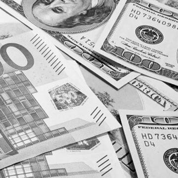 Євро стрімко подорожчав: що з доларом