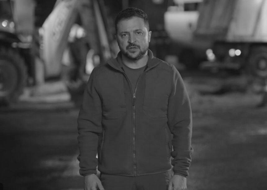 “Україну неможливо залякати” – Зеленський звернувся біля аварійної служби