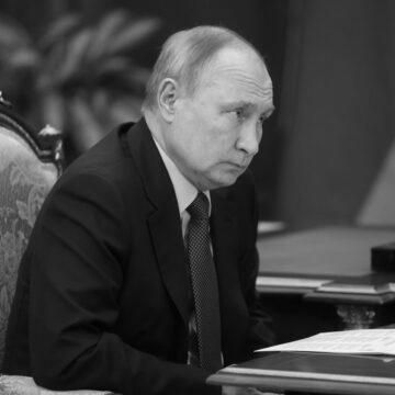 Путін наказав надрукувати Конституцію з окупованими українськими територіями