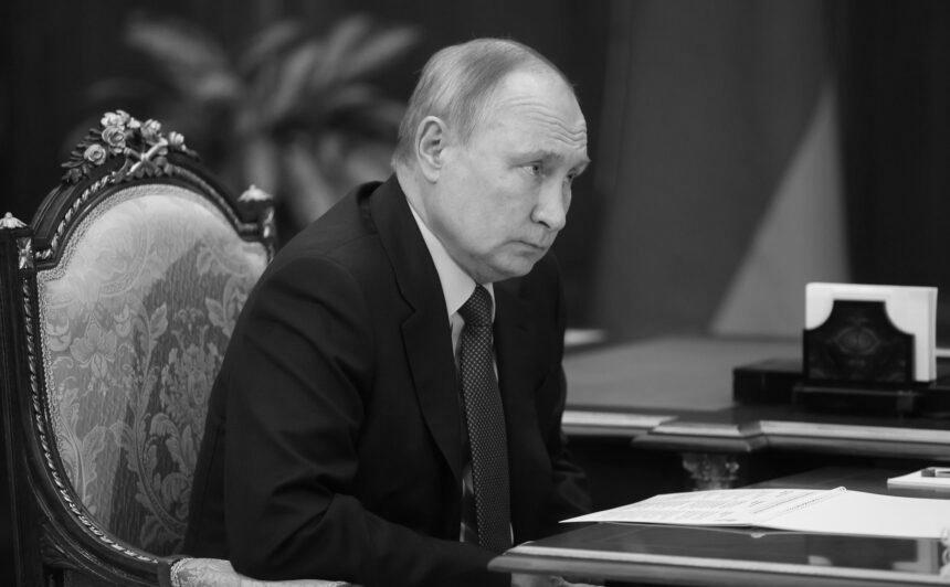 Путін наказав надрукувати Конституцію з окупованими українськими територіями