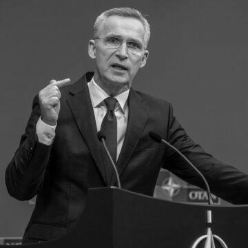 Столтенберґ закликав країни НАТО наростити постачання ППО Україні