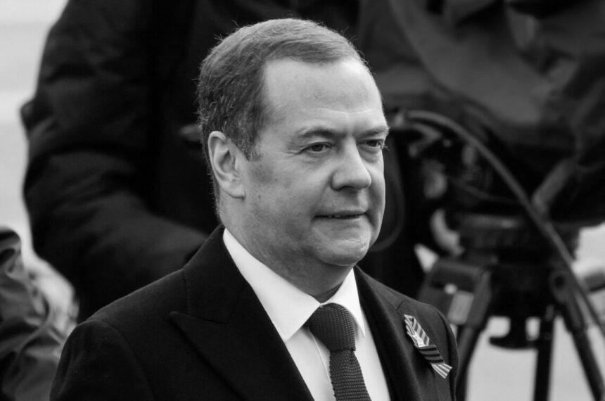 Медведєв у своїй манері прокоментував резолюцію ООН