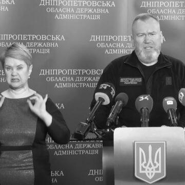 “Реакції не буде?” – після корупційного скандалу голову ОВА побачили з президентом у Херсоні
