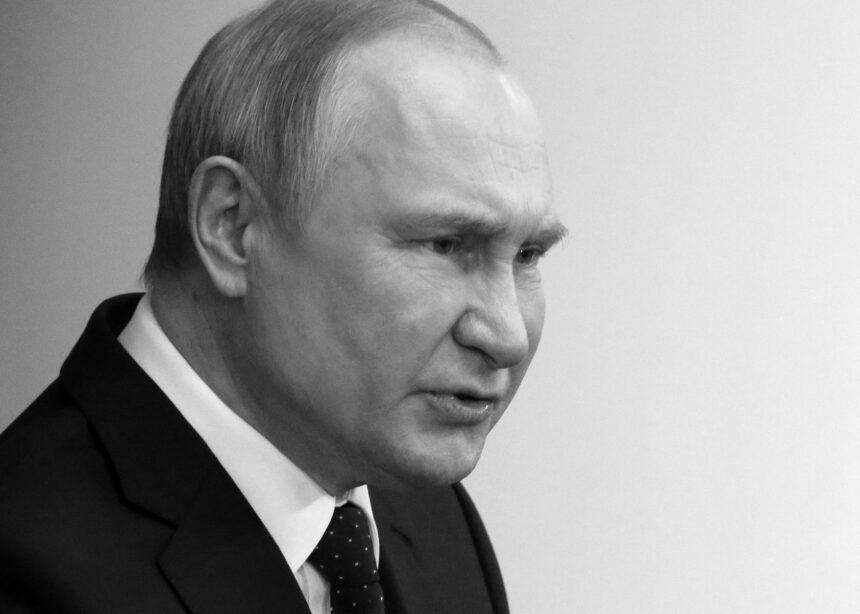 Експрокурор у справі Мілошевича закликав притягнути Путіна до суду за злочини в Україні