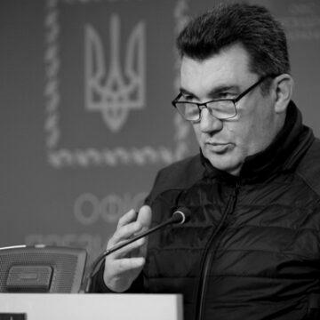 Виселення РПЦ з Лаври: Данілов розповів про “велику помилку” минулого
