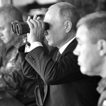Путін почав звільняти військових командирів