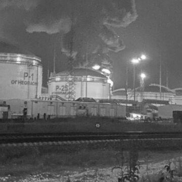 З російської сторони кримського мосту приліт по нафтобазі (відео)