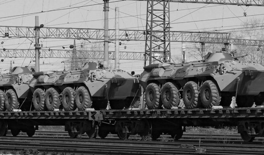 Росіяни перекидають військову техніку з лівого берега Херсонщини до Криму
