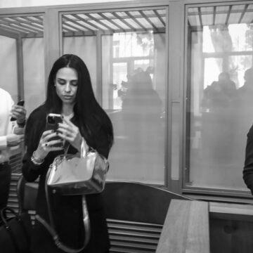 Блогерок, які поширювали відео про роботу ППО, відправили під цілодобовий домашній арешт
