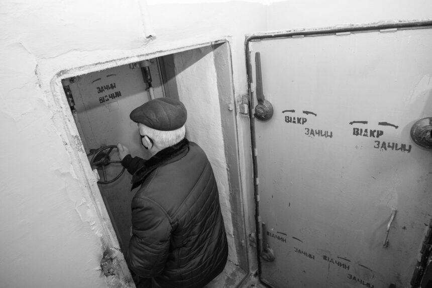 “Людей просто не пустили в укриття” – що не так із сховищами в Україні та як це виправити