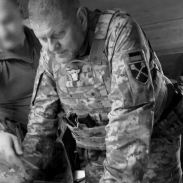 Залужний, який “був мертвим, пораненим та за кордоном” показав свіже відео зі штабу