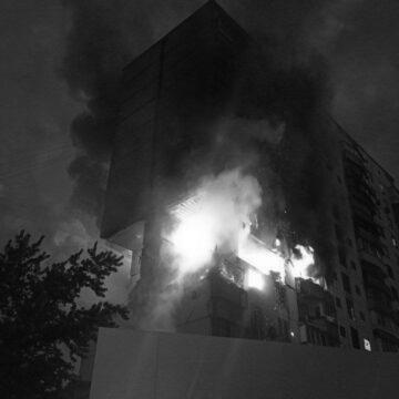 Внаслідок вибуху в Дніпровському районі столиці палає 16-ти поверховий будинок