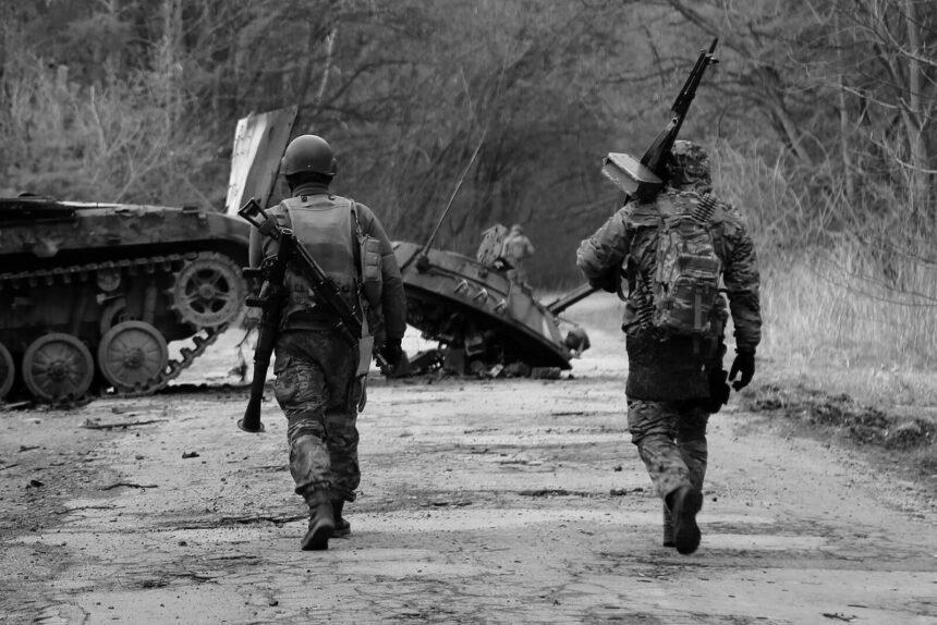 Росіяни атакували Україну з землі та з повітря: є жертви