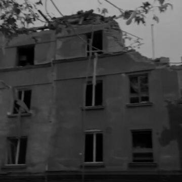 Уламки російської ракети влучили у житловий будинок у Львові (відео)