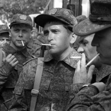 Російським військовим заборонили говорити колаборантам про розташування військ