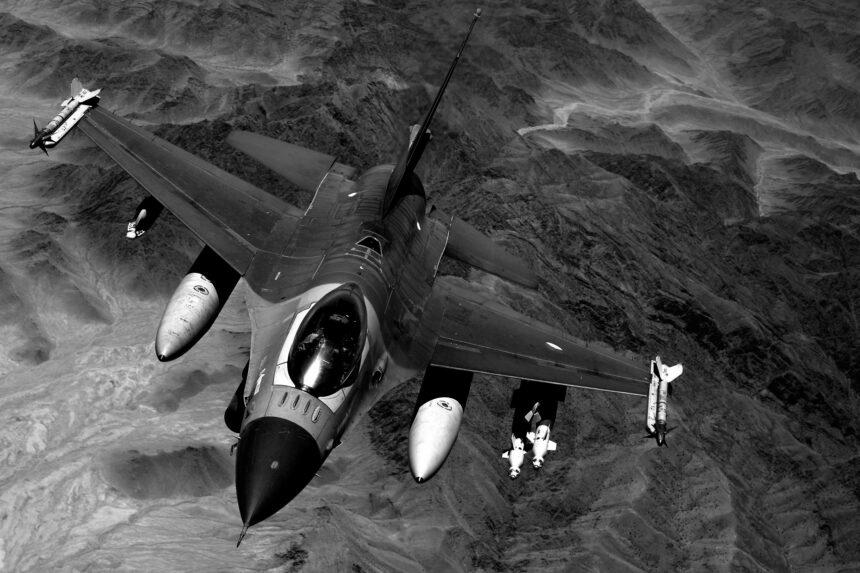 Командувач ВМС сказав про потребу в F-16