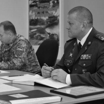 Залужний, Олещук та Сирський привітали з Днем Незалежності