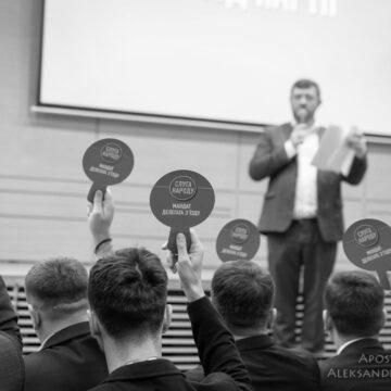 “Слуги” намагаються виправдати узурпацію влади” – чому заговорили про президентську республіку