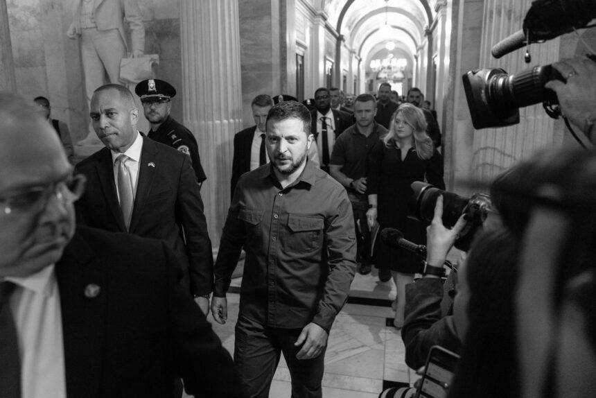 Зеленський пояснив, якої допомоги від США очікує
