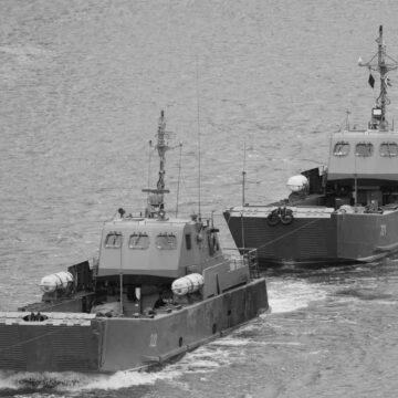 В Криму уражено десантні кораблі окупантів, – ГУР
