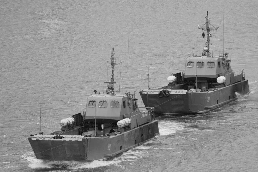 В Криму уражено десантні кораблі окупантів, – ГУР