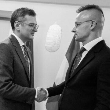 Дмитро Кулеба у Брюсселі провів зустріч із Петером Сійярто