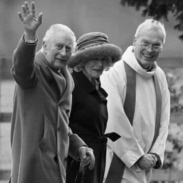 Король Чарльз III вперше показався на публіці після операції