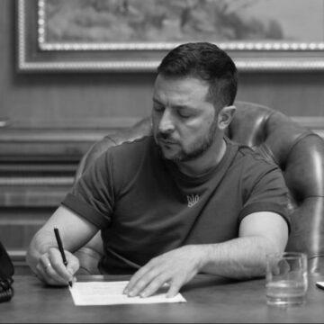 00021 Зеленський доручив створити у ЗСУ окремий рід сил для безпілотників