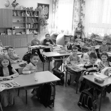 У Польщі українських дітей, які навчаються дистанційно, хочуть відправити до польських шкіл