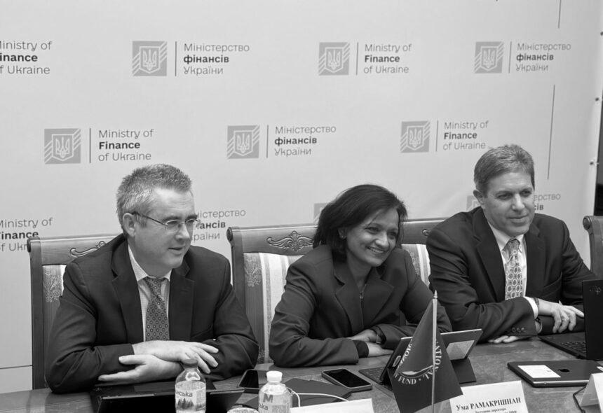 Представники МВФ прибули до Києва: про що будуть переговори