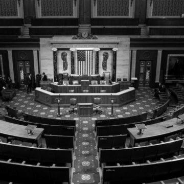 Палата представників США пішла на міні-канікули, не проголосувавши за законопроєкт з допомогою Україні
