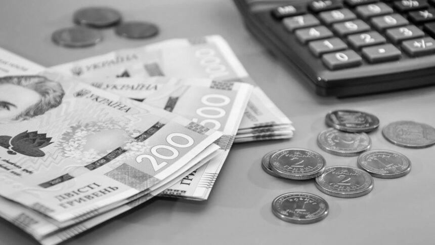 Які категорії пенсіонерів отримають майже тисячу гривень
