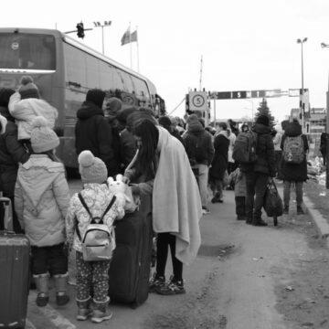 Біженці повертатимуться, але повільно, – прогноз МВФ щодо чисельності населення України