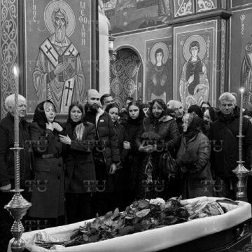 У Києві прощаються із полеглим воїном Павлом Петриченком