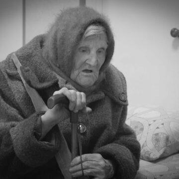 Ukrainian woman, 98, walks six miles from occupied village to safety