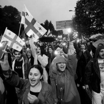 Закон про “іноагентів” парламент Грузії голосуватиме 14 травня. Комітет прийняв рішення за 67 секунд