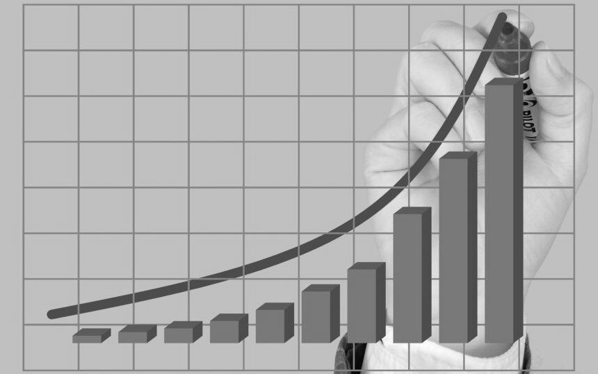 Українців чекає велике підвищення тарифів на газ та світло