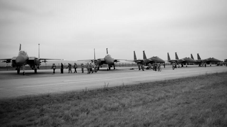 336th Fighter Squadron arrive in Romania for NATO eAP В Румунії НАТО збирається відкрити найбільшу авіабазу в Європі – ВВС