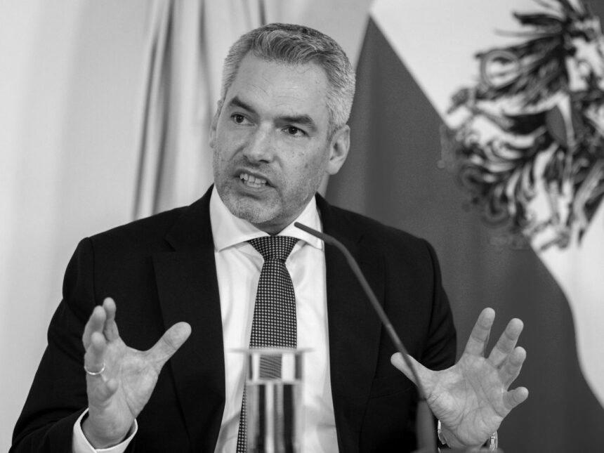 Канцлер Австрії висловився про атаки по Росії