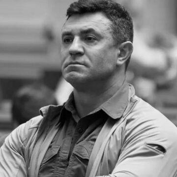 Нардепу Тищенку з “позивним котлета” нічого не буде. Бо Єрмак – хрещений батько