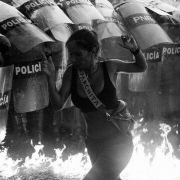 0_1 Венесуела висилає з країни дипломатів