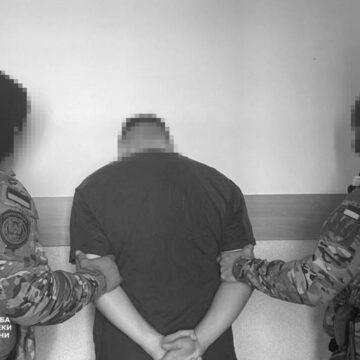 СБУ затримала агента фсб, який намагався спалити будівлю ТЦК на Вінниччині