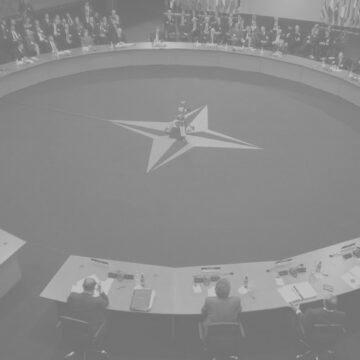 Путіну бракує людей і боєприпасів для великого наступу – НАТО