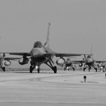 Зеленський сказав, скільки F-16 потрібно Україні