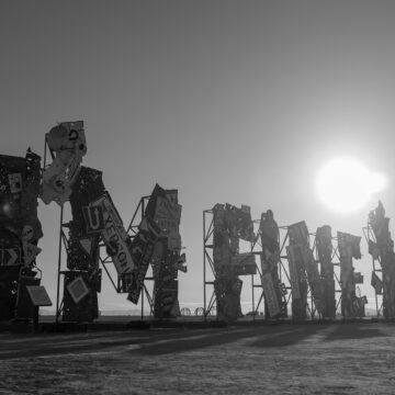 Інсталяція ‘I’m Fine’ на Burning Man викликала неоднозначну реакцію серед українців”