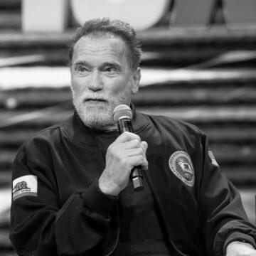 Шварцнеггер образився на республіканців і агітує за Камалу Гарріс