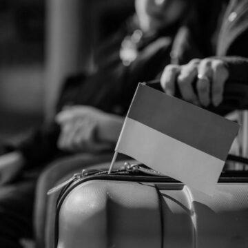 Повернення українців на Батьківщину: для жінок і дітей — умови, для чоловіків — обмеження