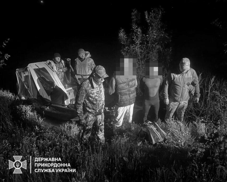 Пливли до Молдови через Дністер: на кордоні затримали порушників