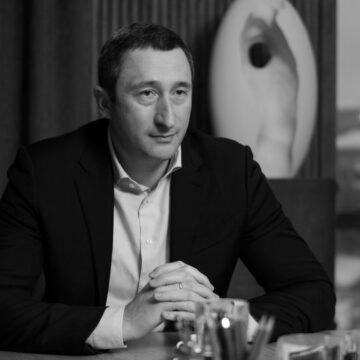 Чернишов має вимагати позбавлення громадянства та активів зрадників України